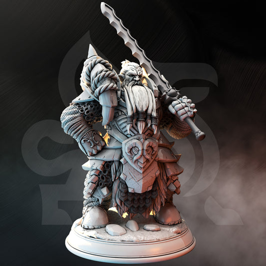 Dwarf Barbarian Greatsword Warrior Miniature 32mm Scale - Dwarf Paladin Hunter by DM Stash